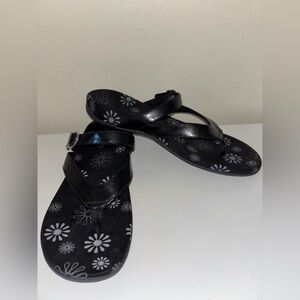 Vionic Black and White Floral Sandals